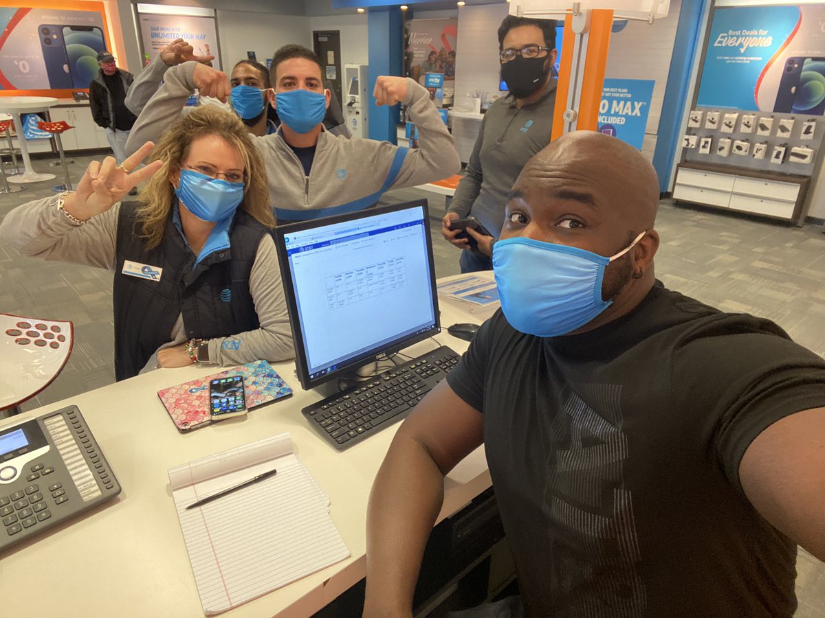 We live for the hustle and drive at #Cashouse🔥! The goal is to focus on not just being great, but becoming legendary!! <a href="/BrandonWither17/">Brandon Withers</a> <a href="/MarqRodgers/">Marq Rodgers</a> #CharLIT🔥 <a href="/404girl/">Betsy Francis</a>  <a href="/jerryfornwalt/">Jerry Fornwalt</a> #RodgersTHAT