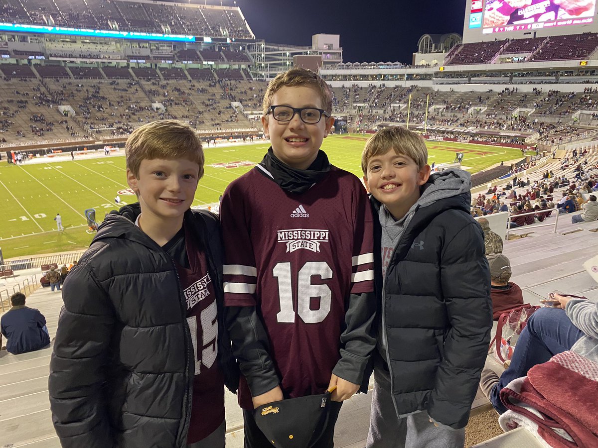 MalloryEmison's tweet photo. #HailState https://t.co/RfLJEnSyAs