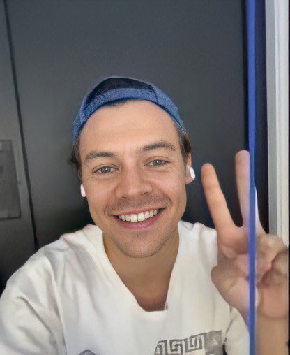 finelinests's tweet image. my baby is so pretty