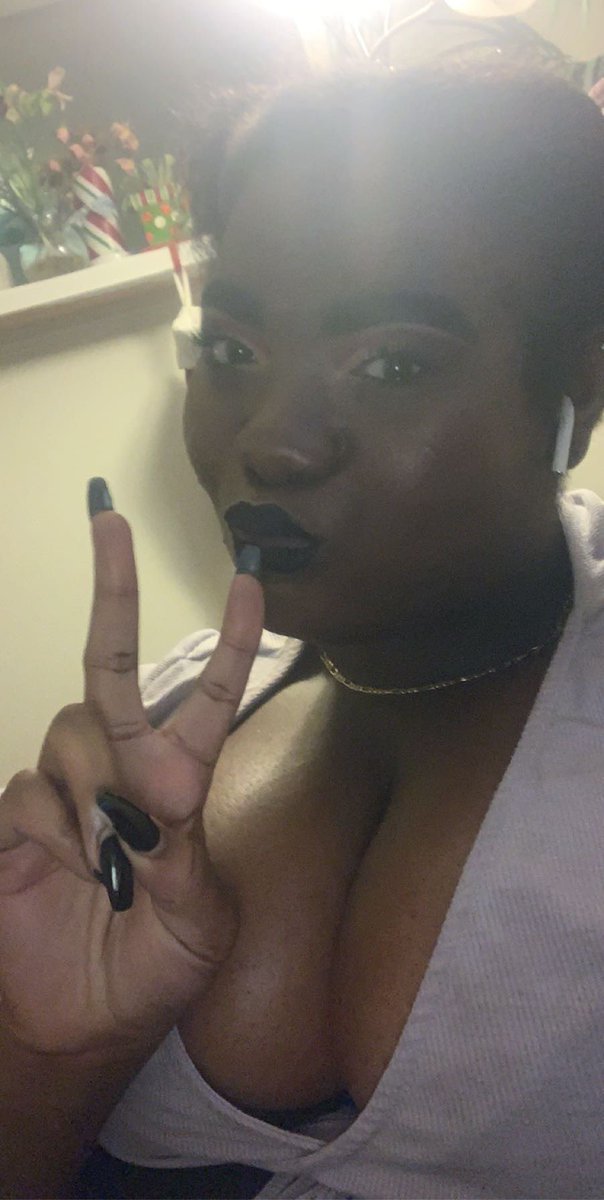 AfroDreamMagic's tweet photo. Alohaaaa Im Mars and I cant choose a fav song off the ep bc ✨indecisive✨ #PASTELFIES https://t.co/QjUamBPGea