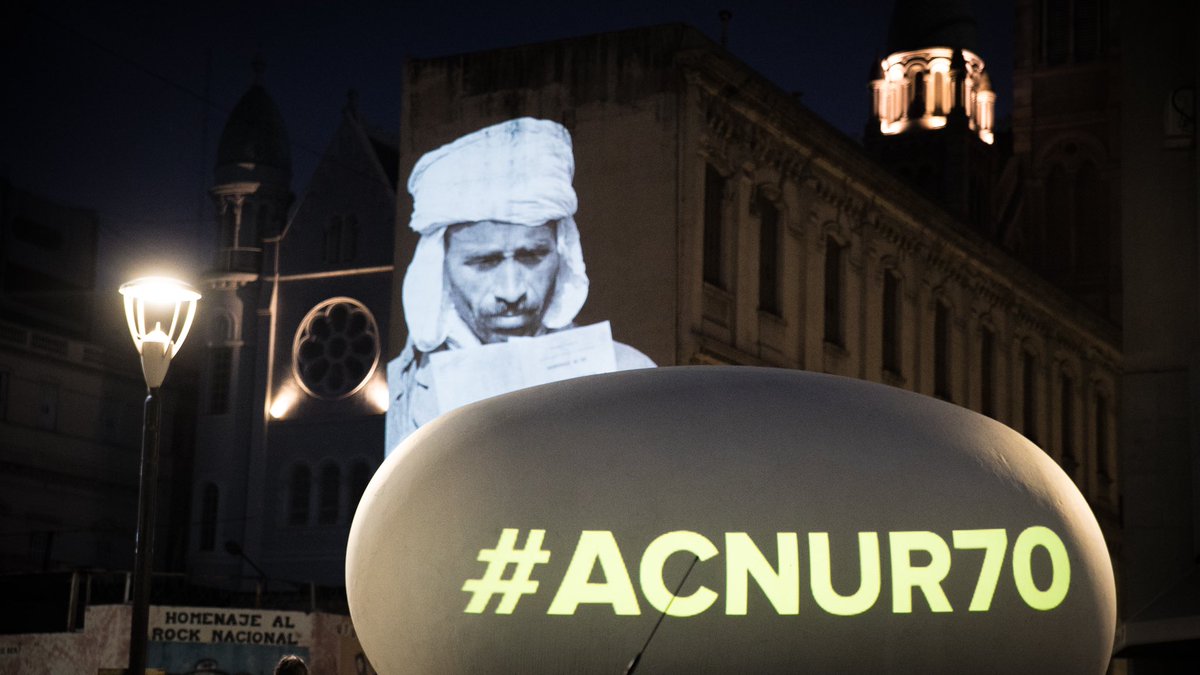 ACNURConoSur's tweet photo. #NuestraHistoria es la de millones de personas que hoy se proyectan 📽️ en la ciudad de Buenos Aires 🇦🇷
 
#ACNUR70 ❤️🤗 https://t.co/mYZ3rSz8w1