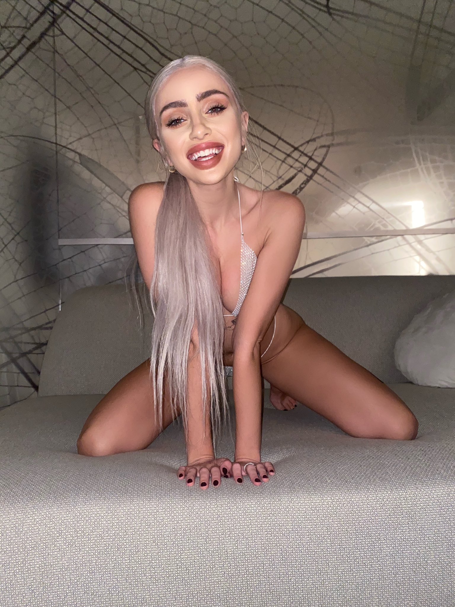 3 pic. I’m not asking for the world 🥺🥺 I just want everything in your bank account✨ https://t.co/vw21SpoglW