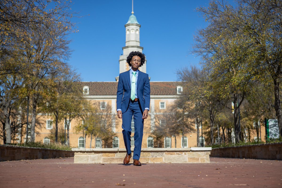 JayIsTheName__'s tweet photo. *insert inspirational quote* 😂

•B.B.A in Economics 📈💰
•Completed in 3 Years! 🏁
•3.3 GPA 📚🎓
•December 12, 2020 6:00 PM - Official UNT Graduate 👨🏾‍🎓

#UNTgrad
#UNT20
#ClassOf2020 https://t.co/7Lmh8M6dWy