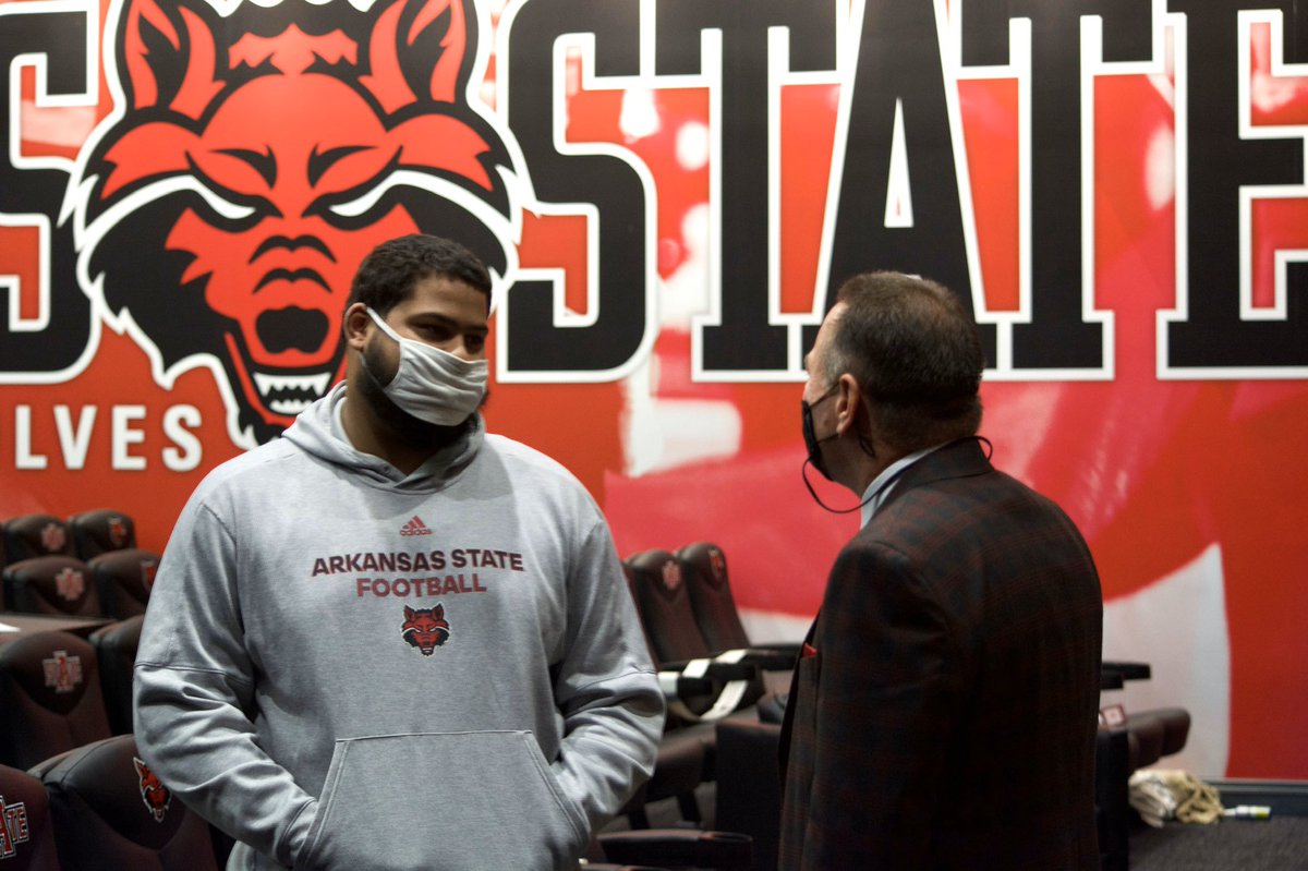 AStateFB's tweet photo. First meeting with Coach✅

#WolvesUp https://t.co/cmWquaKRtL