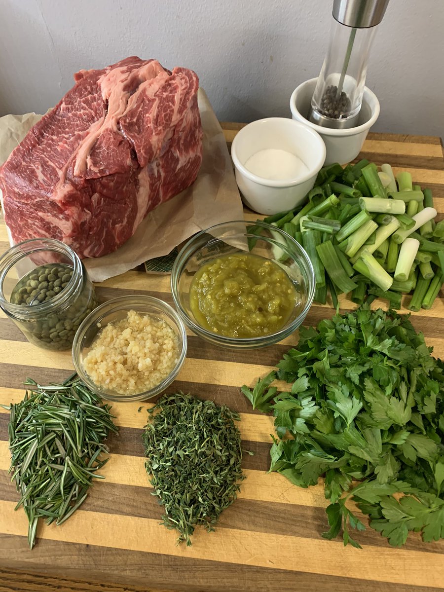 dallascarlson's tweet photo. Chuck roast marinated in a salsa verde for 24 hours, then roasted low and slow. Served with a horseradish sauce. Killer!
.
#homechef #cheflife #truecooks #nycchef #chefdallascarlson #killinitinthekitchen #makinmygrandmasproud https://t.co/61wmNgBVXy