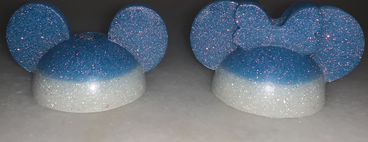 crystal46148276's tweet photo. https://t.co/WRg7KZdwZj #etsy #EtsySeller #etsygifts #Christmasgifts #MickeyMouse #strawtoppers #straw #toppers #tumbler #cups #handmade #supportsmallbusiness #disney #MINNIE #mouse #resin #glitter https://t.co/i3Wokhy4UU