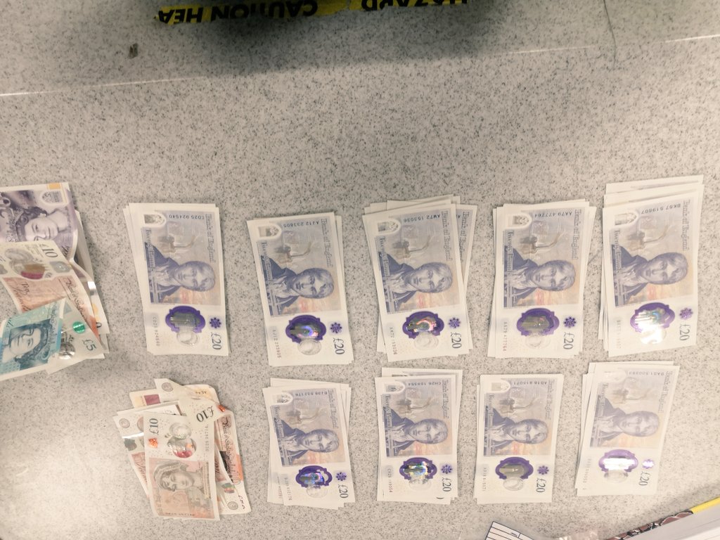 MetTaskforce's tweet photo. Tremendous Taskforce success last night after a stop on #ColdharbourLane @LambethMPS PD Reggie assisted U43 us as we found 34 snap bags of class A &amp; £4770 hidden in a car. Both parties have been charged &amp; remanded today. #StopAndSearch^4823U https://t.co/Z1Bjvz62iJ