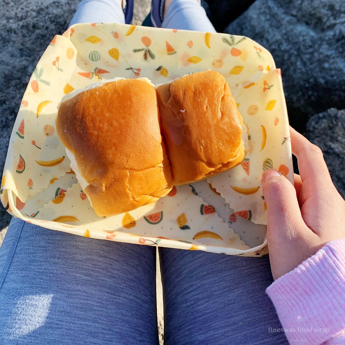 eco_lun's tweet photo. When fabric are infused with beeswax, they transform into waterproof and durable wraps. #beeswaxwraps #ecofriendly  #sustainable #zerowaste #ditchplastic #reusable #supportsmallbusiness #gift #handmade #reusable https://t.co/Gol99Zm9De