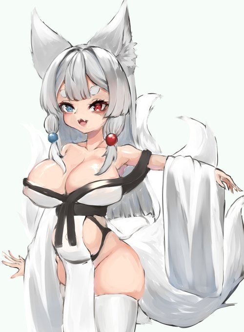 まだ適当な設定の🦊ママ 