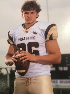 TheD_Zone's tweet photo. Holt 2021 TE/DE/DT Jacob Hetchler was offered by Hillsdale, his 2nd D-II offer

https://t.co/n6anC7ie30 https://t.co/ICNdwAWiVu