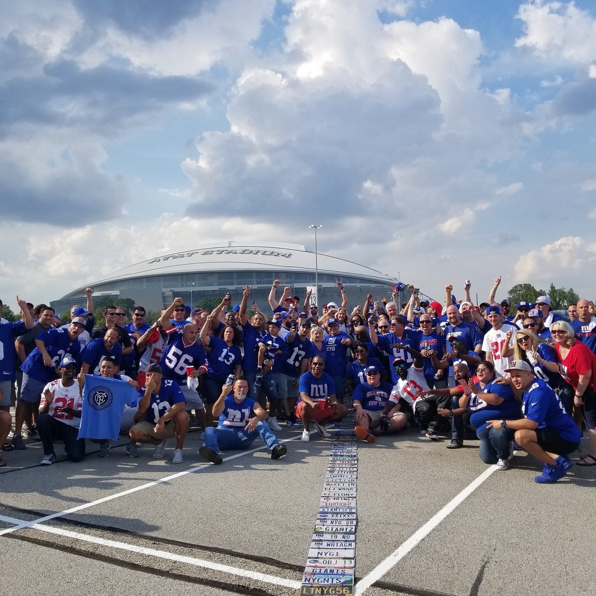 BigBlueDFW's tweet photo. @Giants My team won the first game in this new stadium. https://t.co/DNZSLxcbe9