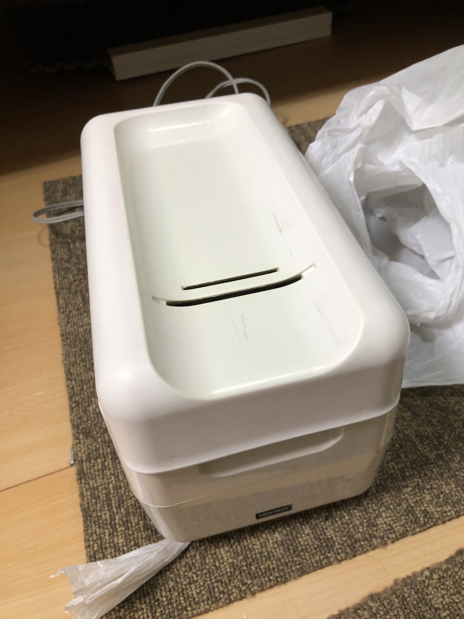 黒板の上にあったゴミ シンワ 黒板消し 耐水黒板用 の通販 | ホームセンター コメリ