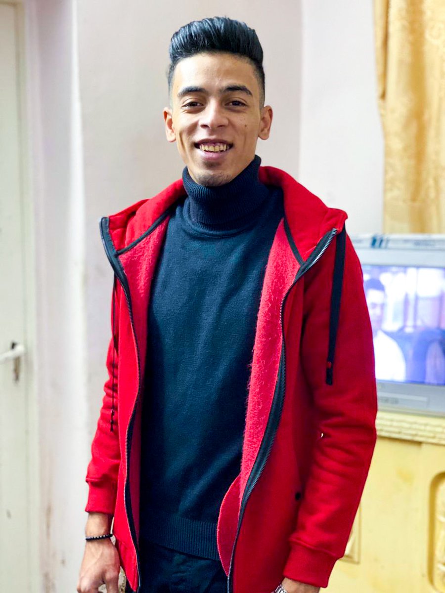 هنزلهااا هنااا مع اني معندييش حد ع تويتر 😪😪