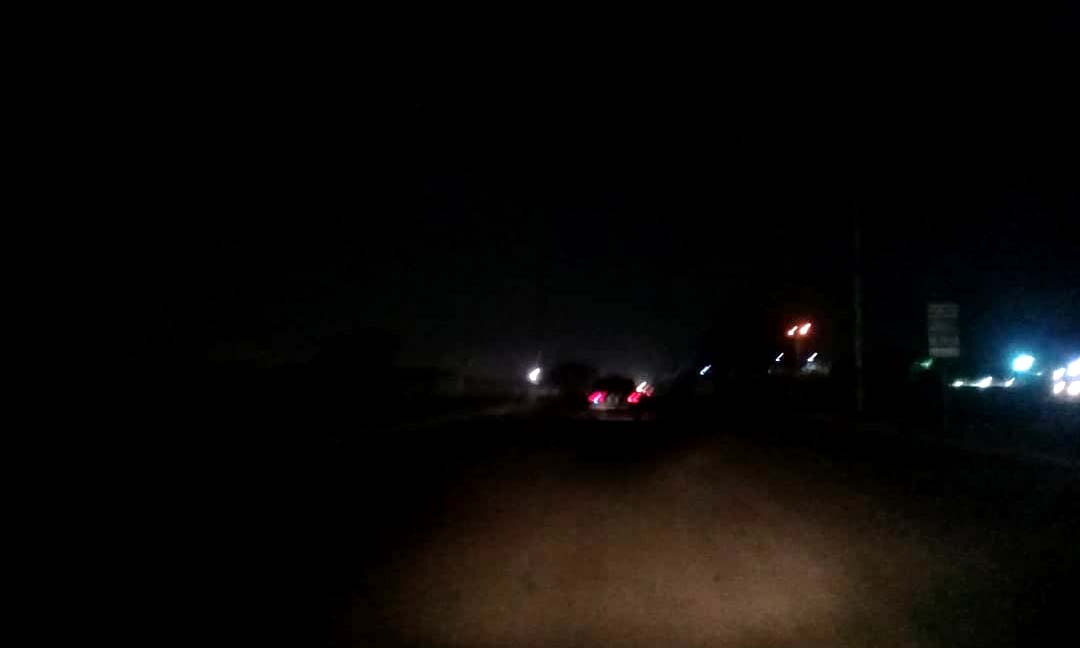 JavierBertelS's tweet photo. El Racionamiento en la Urb. Acuarelas del Sol "ES INMAMABLE" en gran parte de la Urb. Monte Bello, Sector 18 de octubre, Altos de Jalisco, La Picola entre otros sectores de la Parroquia Coquivacoa aunado a "la inseguridad decembrina" que aprovecha la oscuridad clama: La Comunidad https://t.co/NQLBTWIh4E