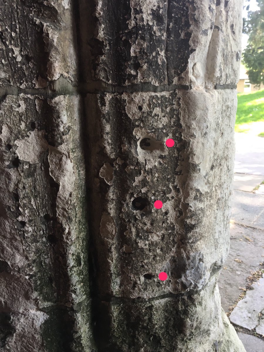  #OTD 1643, despite winter quarters, Sir William Waller's parliamentarians attacked royalist Alton.Battle focussed around the church of St Lawrence's & the graveyard, where the royalist infantry made a last stand. Signs of the desperate struggle can still be seen today ... 1/3