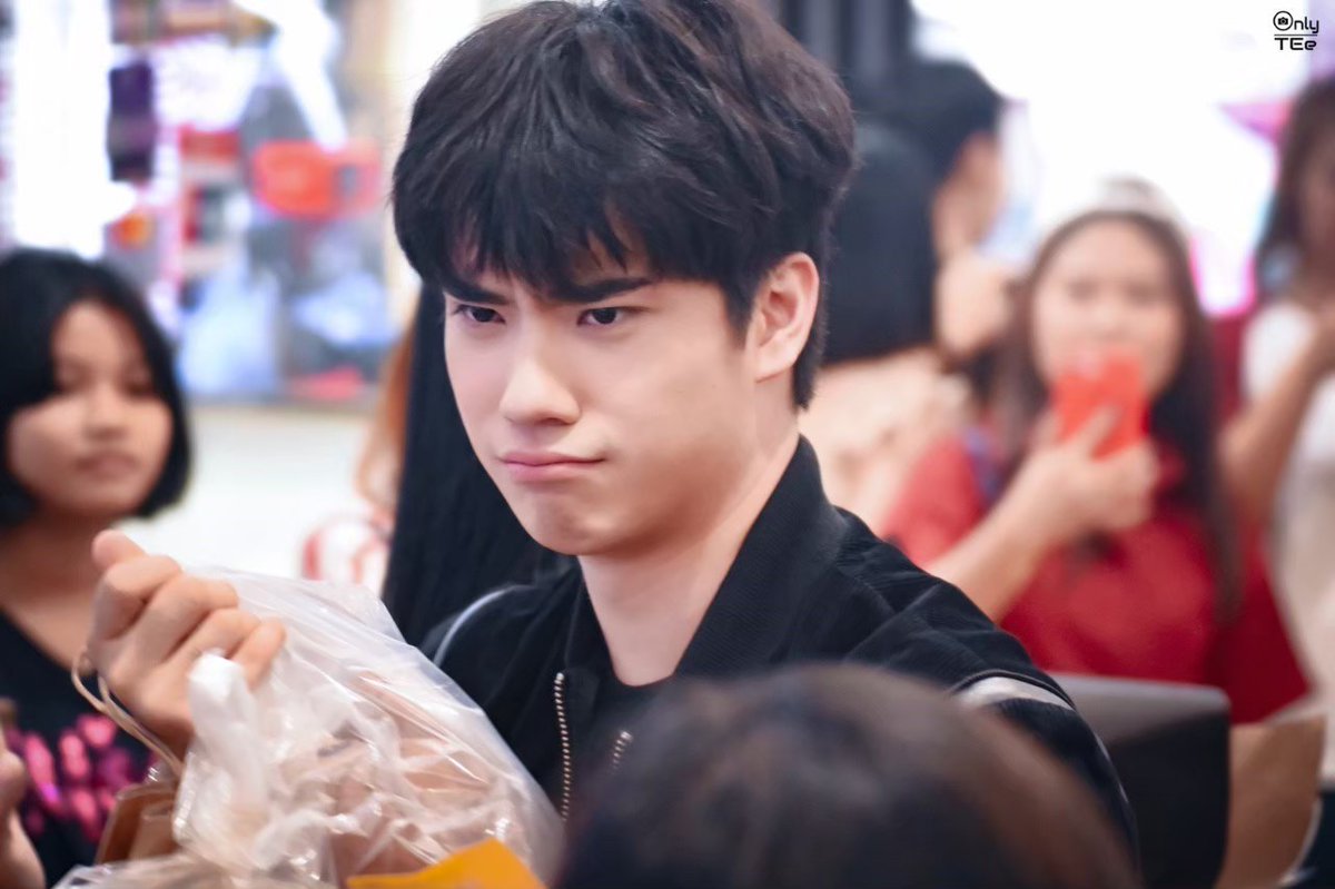 tipchy4's tweet photo. แงงงง  ทำหน้าหงึอะไรได้น่ารักขนาดนั้น   ฮรือ  น่าย้ากกกไม่ไหว
#TEeThanapon https://t.co/ESBN6hMNOx