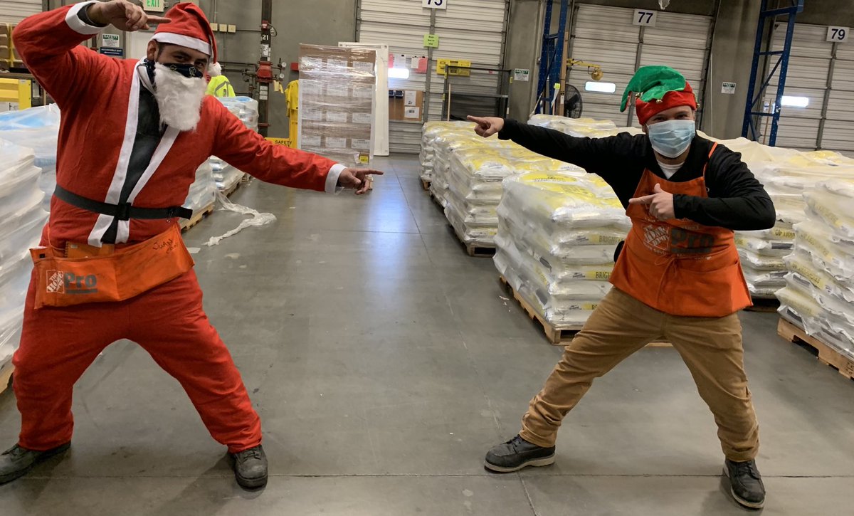 EdwardVEGA3273's tweet photo. Having fun in building 3273 😊😊😊😊😊😊 https://t.co/vVQpOSUwYL