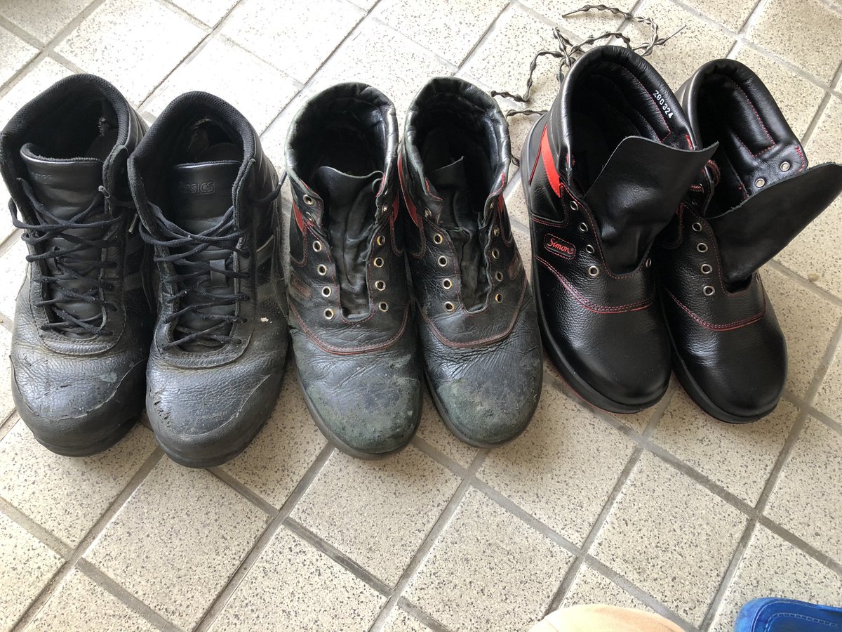 水野友範 のりぞう 仕事で使う安全靴はやっぱり専門メーカーが良いね 一度だけスポーツメーカーに浮気したけど ベロの処理の仕方が違い 切粉とか小石とかが中に入りやすくて元に戻ります 何より天然皮製なら蒸れにくいし ちょっとした溶接なら平気