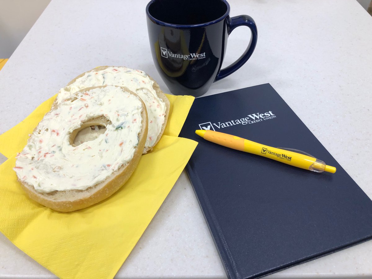 rtramirez48's tweet photo. Day 2 of the 12 Days of Christmas for the @VantageWestCU  Cooper Square elves. They received a savory treat, a bagel from Bagel Nosh complete with cream cheese. Thanks go out to the @BagelNoshGilbertAZ crew for always serving awesome “nosh”.  #localbusiness, #gilbertaz https://t.co/THzBBrHl4L