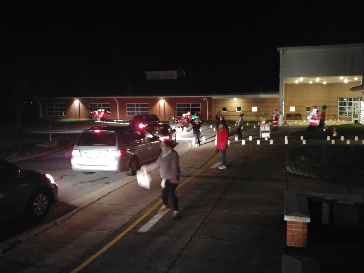 Huntshounds's tweet photo. Huntsville had a great time at the Mobile Math Holiday drive throughs this week. #Houndpride, #Santahoundrocks, @dedrington https://t.co/vBUFVWCq99