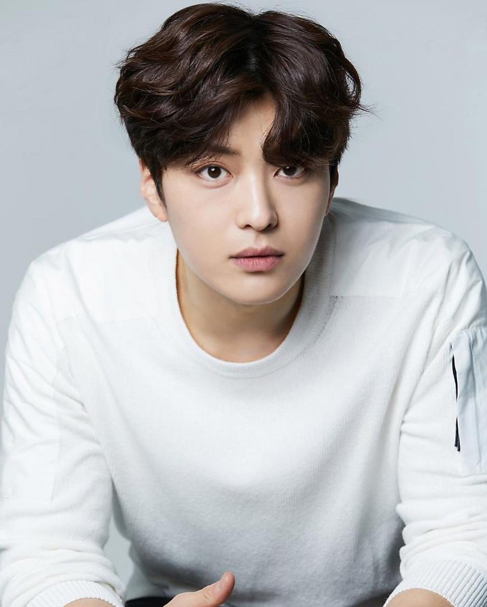 infodrakor_id's tweet photo. Happy birthday 39th #JangSeungJo 🎂🎉

#HappySeungJoDay 💕 https://t.co/drAZTS0DI9