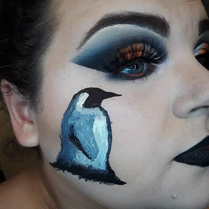 I couldn't just call myself Penguin Makeup without doing a penguin look!🖤🐧

@mehronmakeup @JeffreeStar @elfcosmetics @bhcosmetics @limecrime @Essence @milkmakeup @wetnwildbeauty @lagirlusa @MakeupRevUSA 

#wintermakeup #christmasmakeup #Penguins #christmas