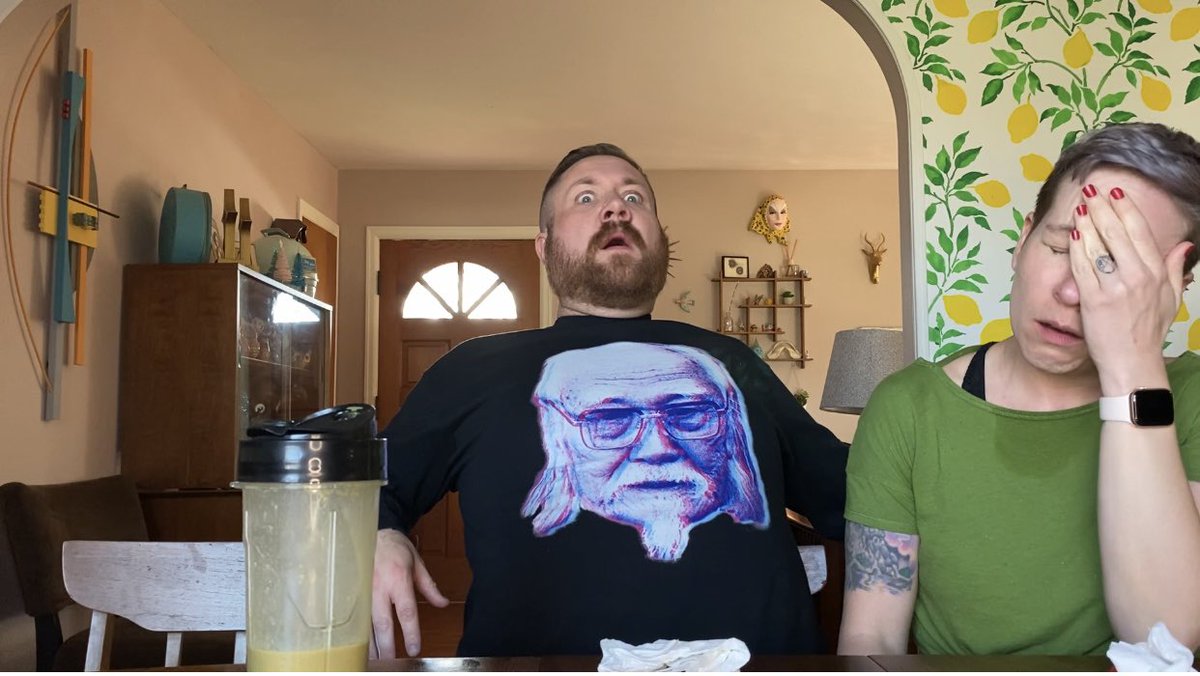 WDWEMpodcast's tweet photo. Mom & Dad did the #fieryfivechallenge. Video available on our Instagram. https://t.co/LwDWd5cwe1 https://t.co/AYMJur28AQ