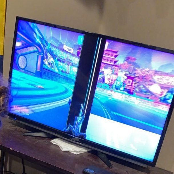 xRyanIx's tweet photo. #NewProfilePic
Oh no my friend broke his tv while playing rocket league.
#ohno#niceshot https://t.co/wRJlLbzh9N