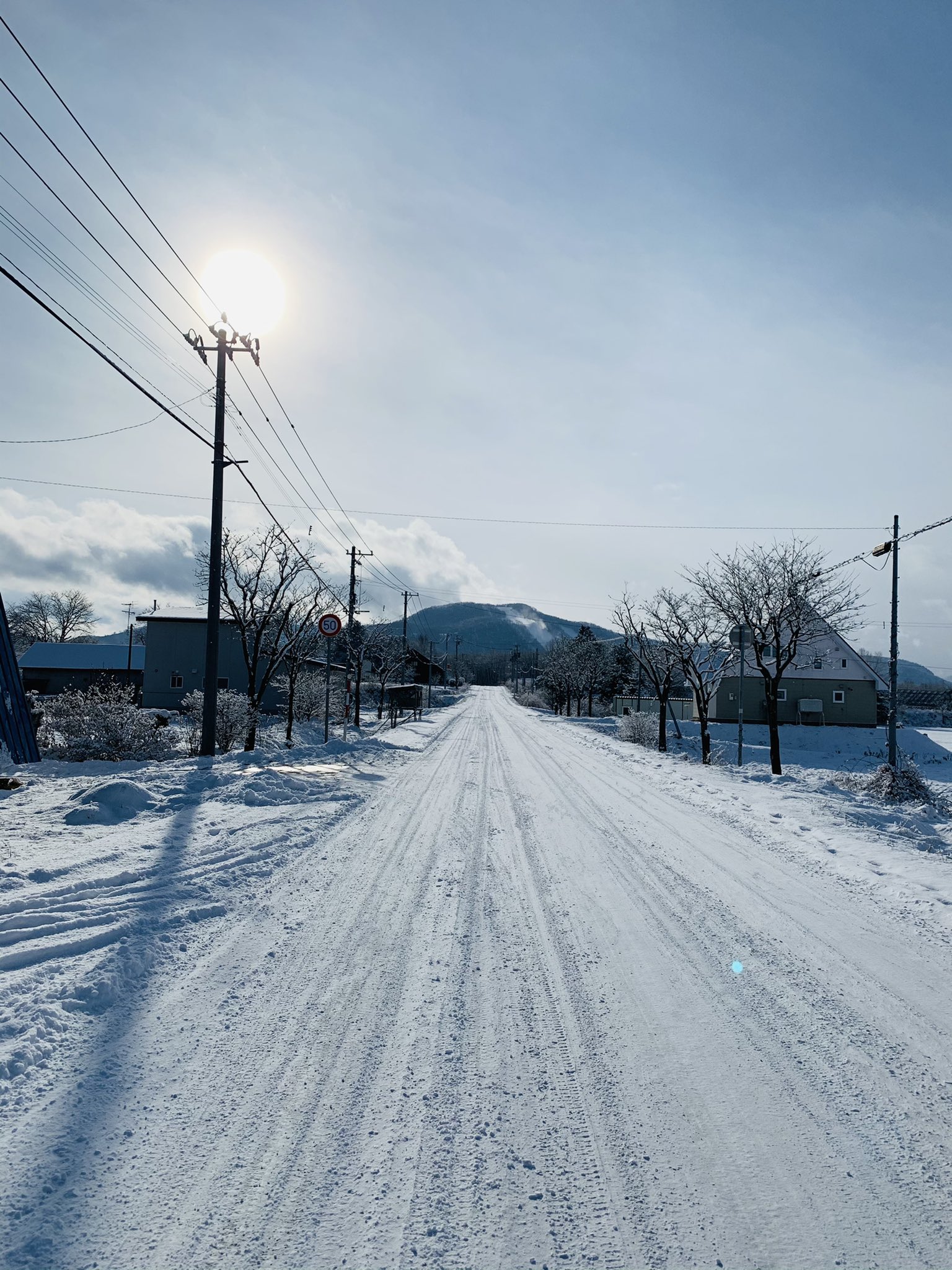 تويتر Kimu على تويتر 根雪だネ 雪道 根雪 青空https T Co Qmtpupyrjv