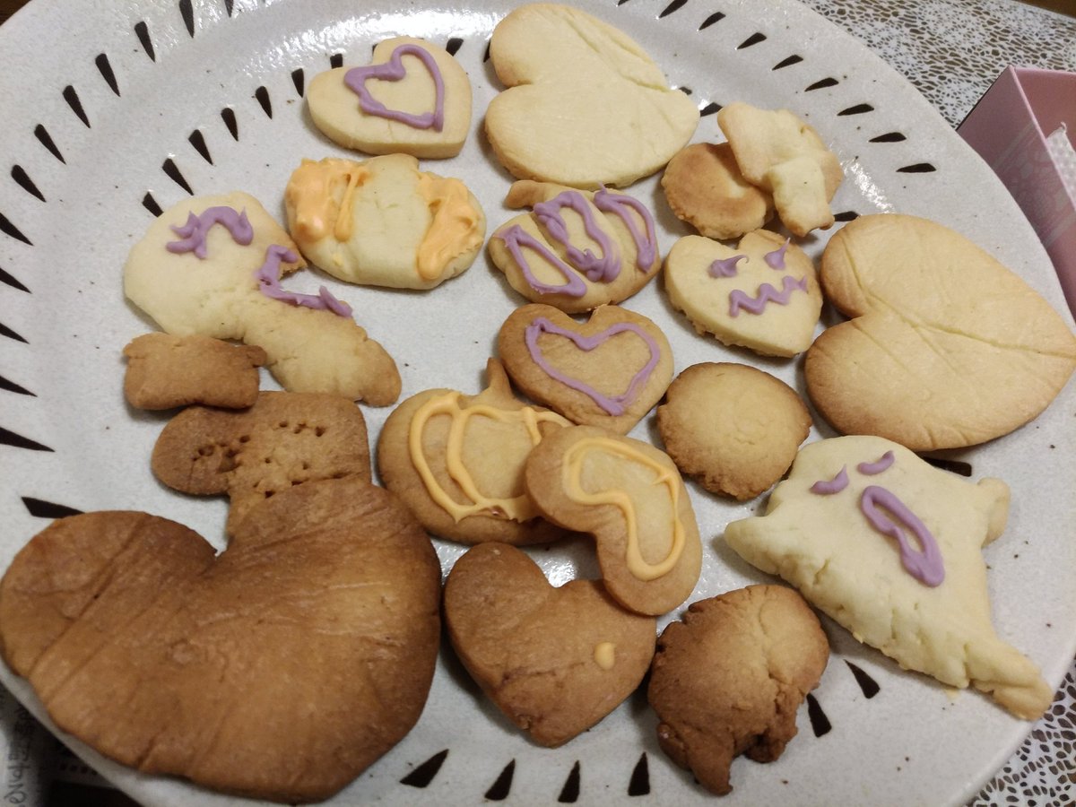 sasapiro555's tweet photo. 私に似ないで料理好きの娘とたくさんお菓子や料理を作りました。魯肉飯や韓国料理にもチャレンジしたけど、写真を撮ってなかった！残念！ https://t.co/yMlVvonB6m