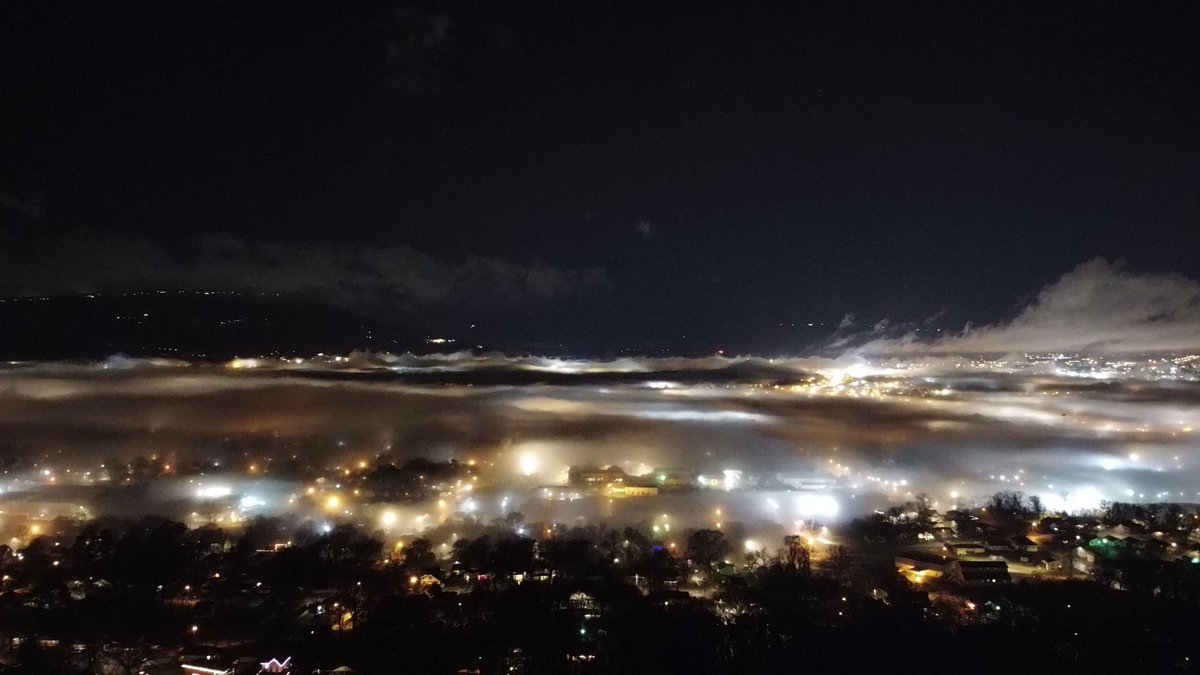 StormTrack9Dave's tweet photo. View from Missionary Ridge as dense fog forms in the valley below. Please be careful driving through Sunday Morning #CHAwx #TNwx https://t.co/jG5I3NTIcL