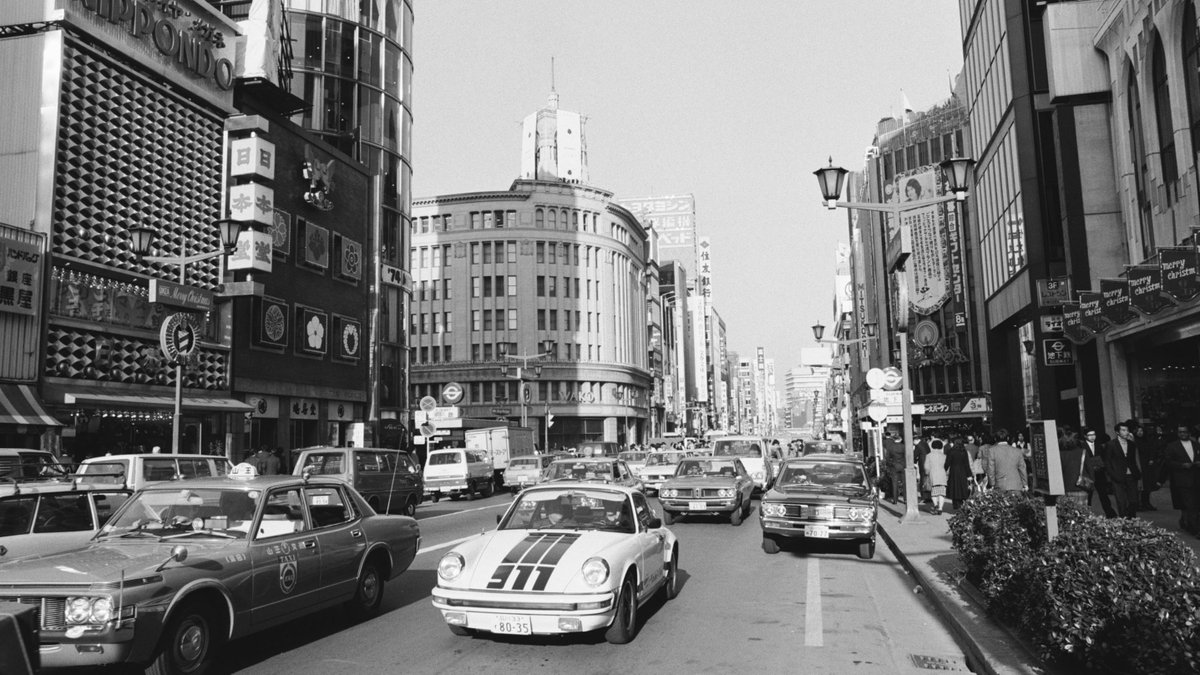 64年前の #今月の東京 1956年（昭和31年）12月11日の銀座通りです