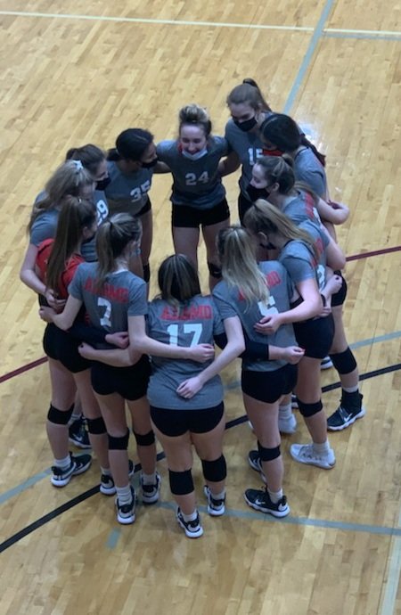 RyleighJones15's tweet photo. 1st Club Tournament in the books....3rd place!!! Love this team and excited about this season and where it will takes us. @AHimstreet @juliaibland @JaycieDady @lauren_reynard @AshleyPearish @AlamoVB @Sports_Recruits https://t.co/Dc3wezUux7