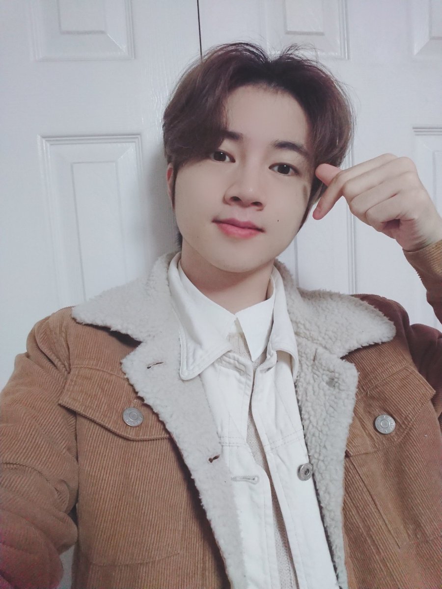 black6ix_twt's tweet photo. [YeY]

오늘 눈이 내려서 ❄️ 여러분이 너무 보고 싶어요😭 ♥
그래서 아이스크림을 먹을게요(🤔) 
I love you 💕 I miss you 🤗
#예이 #YEY 
#BLACK6IX #블랙식스 #BLACKPEARL #블랙펄 
#YEJUNPARKER #superpower #real #SpiderMan https://t.co/BeI6YoCpL6