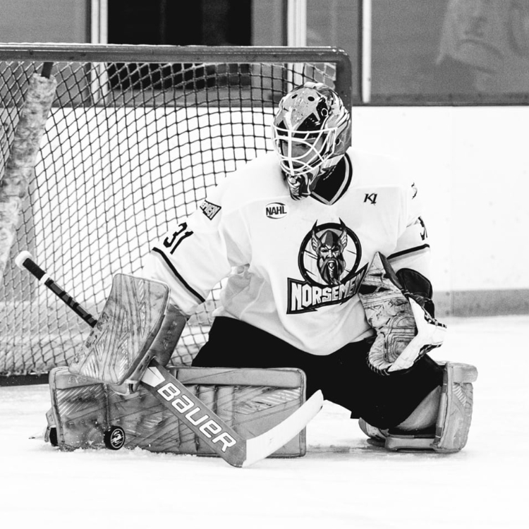 Great effort by all tonight in Minot as St. Cloud win 3-1! 
16-year old goaltender Paxton Geisel (36 saves) earns his first #NAHL win! eliteprospects.com/player/586604/…