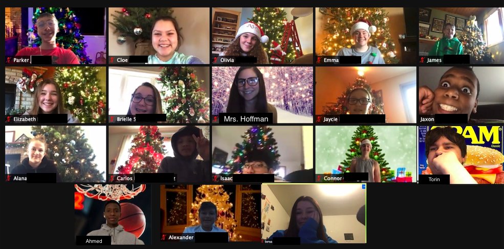 BVHoffmanSS's tweet photo. Getting ready to make an advisory holiday card. Love the smiles of this group!!! https://t.co/WXYAyrO1Hm