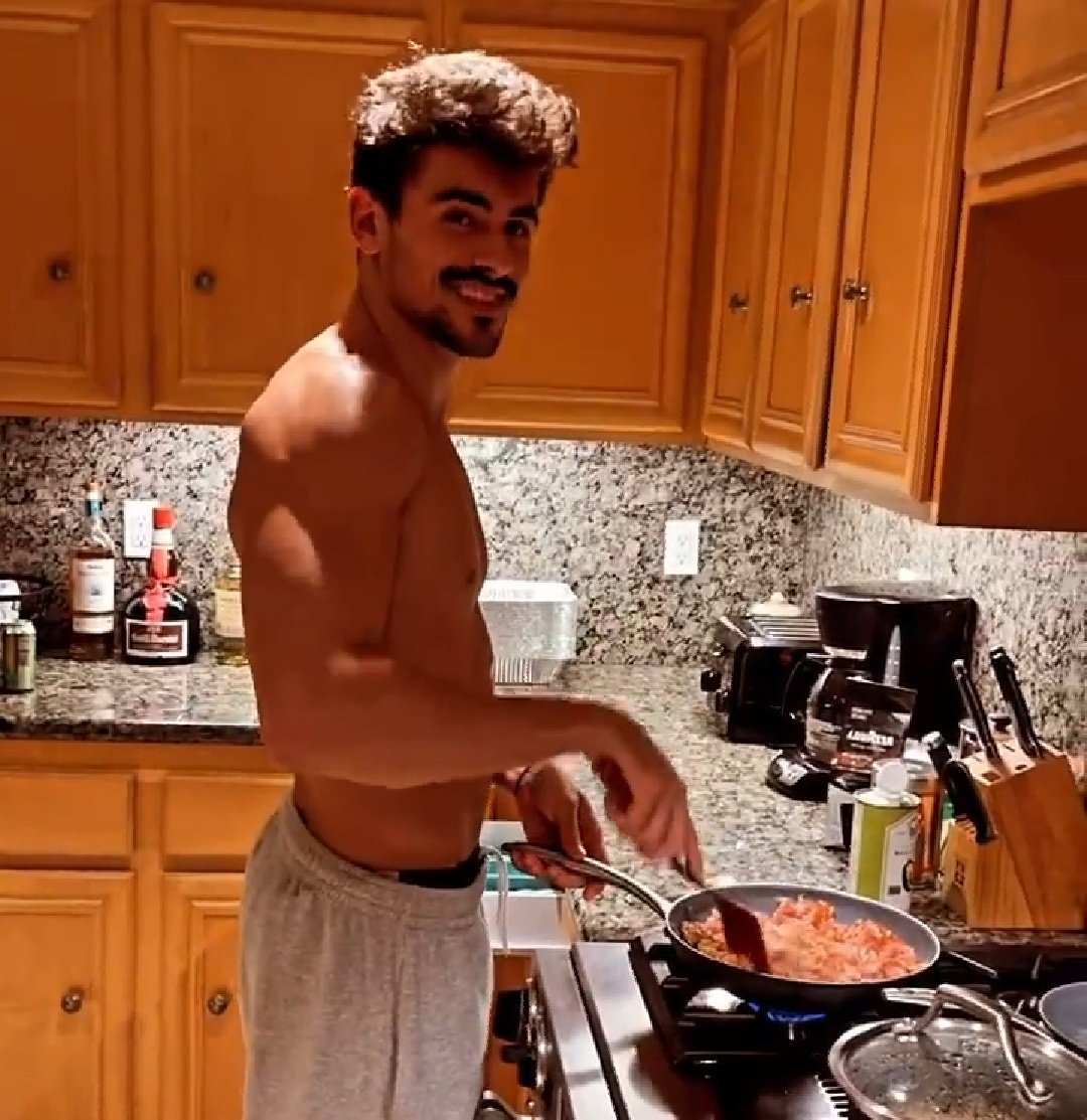 Jack Gilinsky tweet media