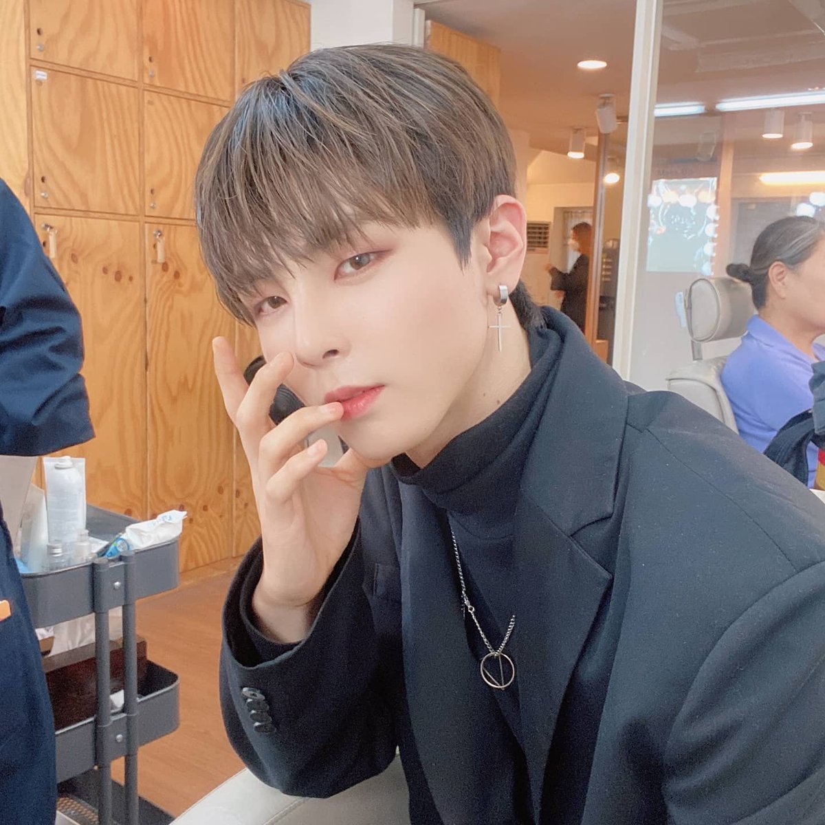 sejin_official's tweet photo. 여러분!! 오늘 하루도 아자아자!!🐣
저도 오늘 열심히 콘서트 멋지게 이쁘게 사랑스럽게 무대 하고 올게요!!💙
#세진 #SEJIN #sejin #せじん https://t.co/s8Ef96v6u0