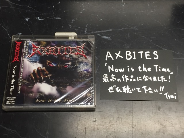 dp2_diskunion's tweet photo. 先日、『Now is the Time』をリリースされたAXBITESのTSUI様がご来店されました！手書きのPOPを頂き、写真撮影にも応じていただけました。ご来店ありがとうございます！！

▼新作情報＆リリース予定情報はコチラ▼
https://t.co/XDttKPikxF https://t.co/oFN6VxwLYW