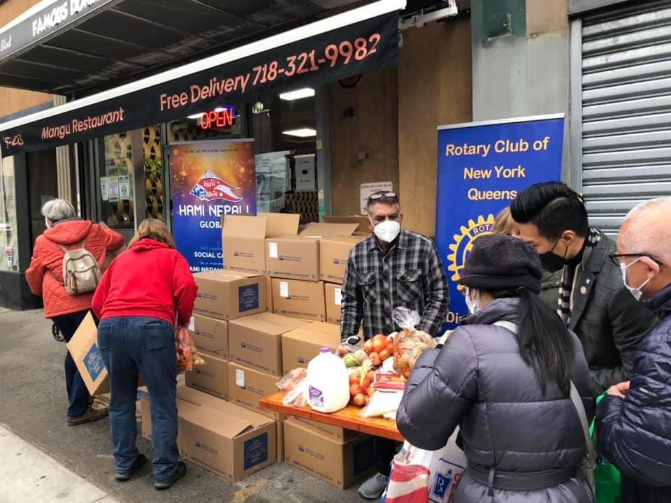 YiAndyChen's tweet photo. #UnitedWeHelp average of 500 cases of food we giveaway weekly. Plus personally deliver to those who couldn’t come out to pick up. Including seniors,people with disabilities and families with babies. Thank you team and all the volunteers! #LetsGettoWork https://t.co/318Av0HCLd