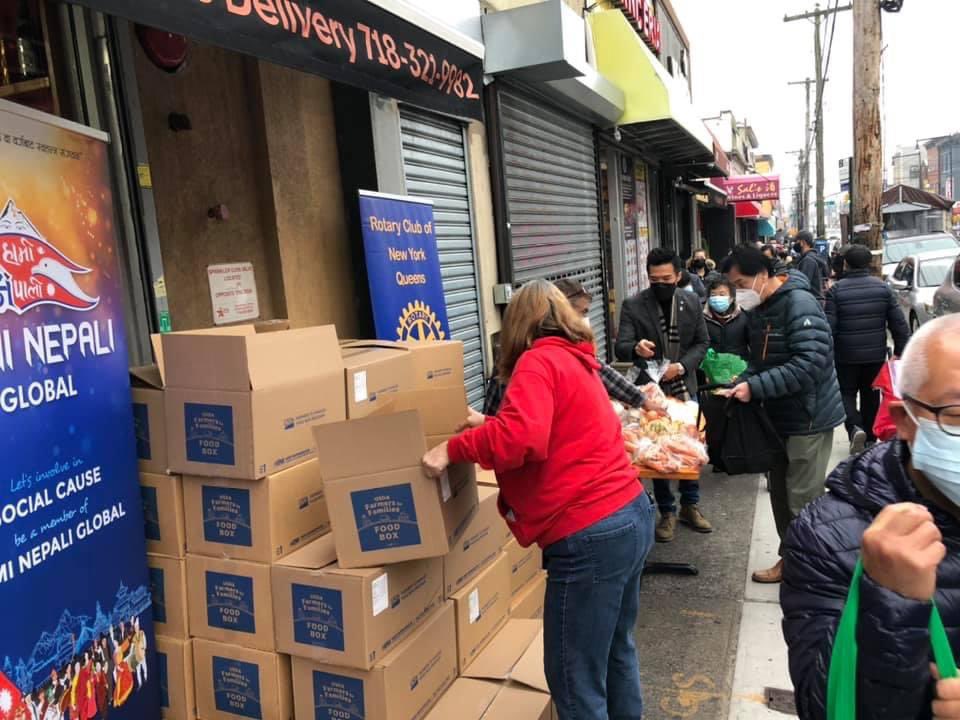 YiAndyChen's tweet photo. #UnitedWeHelp average of 500 cases of food we giveaway weekly. Plus personally deliver to those who couldn’t come out to pick up. Including seniors,people with disabilities and families with babies. Thank you team and all the volunteers! #LetsGettoWork https://t.co/318Av0HCLd