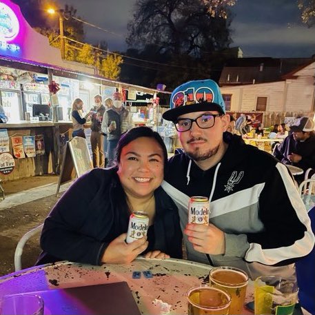thefriendlyspot's tweet photo. Friends love @modelousa #UglySweaters! Looking good #bffs #friendlysaturday #GoSpursGo #collegefootball #local #southtownsatx https://t.co/vw6adahTiL