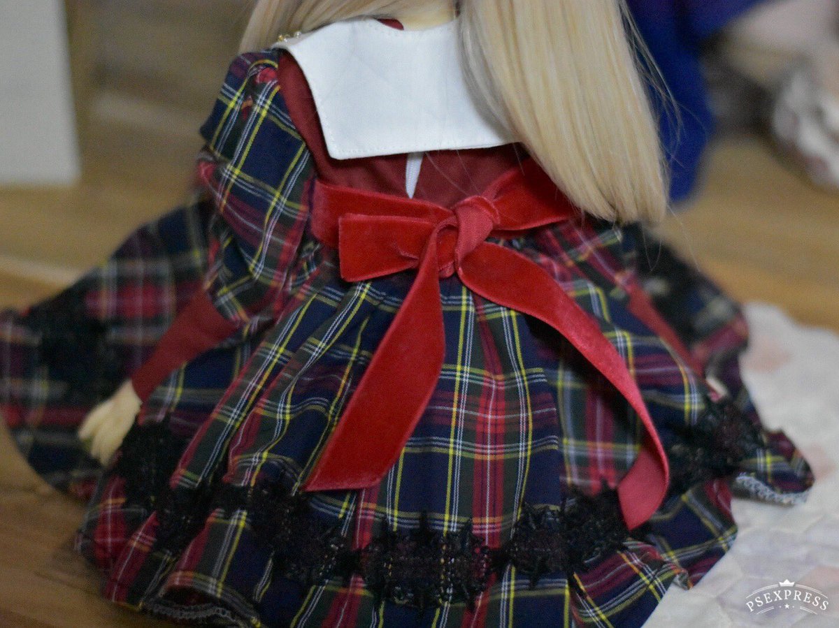 いちご飴 ミニっ子サイズ ワンピース 襟 ペチパンツ 帽子のセット 袖細めなのでハンド外して着てもらった方がいいなぁ パニエ履いても可愛い 後ろはファスナー仕様です