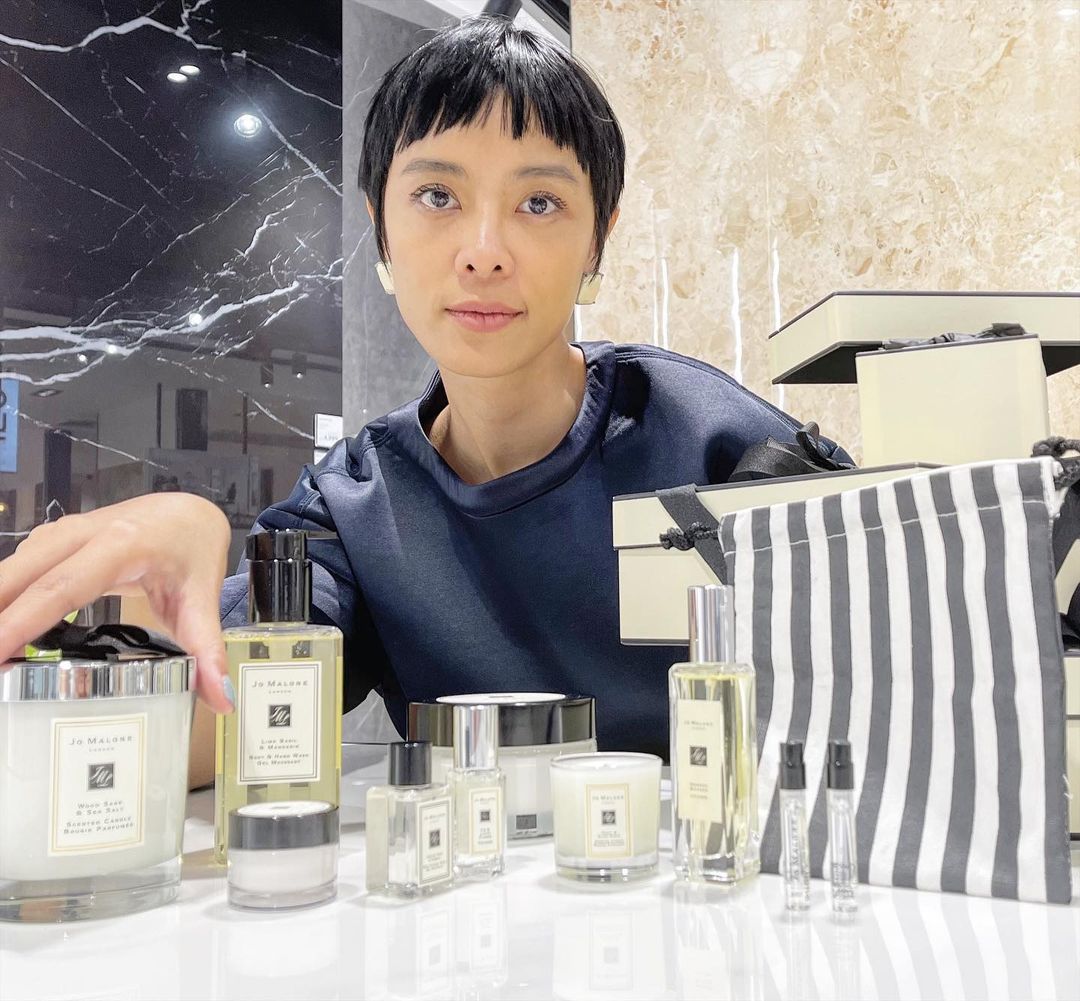 _GANDAGANDA_'s tweet photo. #GDBEAUTY
ใครที่หาของขวัญน่ารักๆ วันนี้ขอแนะนำกับอีกหนึ่งแบรนด์ Jo Malone London ทั้งกลิ่นที่จะแสนละมุนและแพคเกจจิ้งที่น่ารักถูกใจคนได้รับสุดๆ และที่สำคัญช่วงนี้เค้ากำลังจะมีข้อเสนอดีๆให้ด้วย
กับ 3 ข้อเสนอพิเศษ 10 – 13 ธันวาคมนี้ บน https://t.co/MVk5GN8c6A
#JoMaloneLononTH https://t.co/yDnyawwu6n