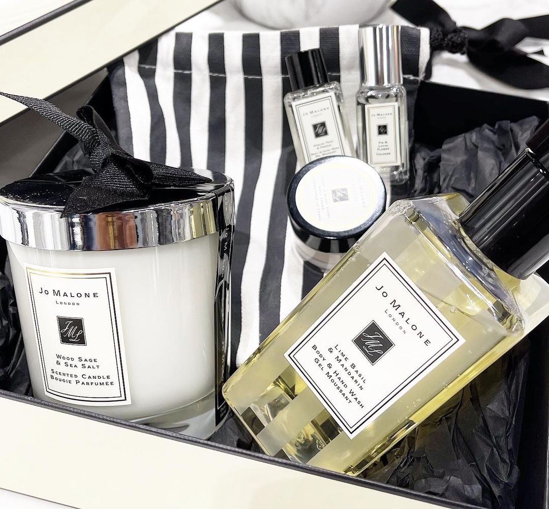 _GANDAGANDA_'s tweet photo. #GDBEAUTY
ใครที่หาของขวัญน่ารักๆ วันนี้ขอแนะนำกับอีกหนึ่งแบรนด์ Jo Malone London ทั้งกลิ่นที่จะแสนละมุนและแพคเกจจิ้งที่น่ารักถูกใจคนได้รับสุดๆ และที่สำคัญช่วงนี้เค้ากำลังจะมีข้อเสนอดีๆให้ด้วย
กับ 3 ข้อเสนอพิเศษ 10 – 13 ธันวาคมนี้ บน https://t.co/MVk5GN8c6A
#JoMaloneLononTH https://t.co/yDnyawwu6n
