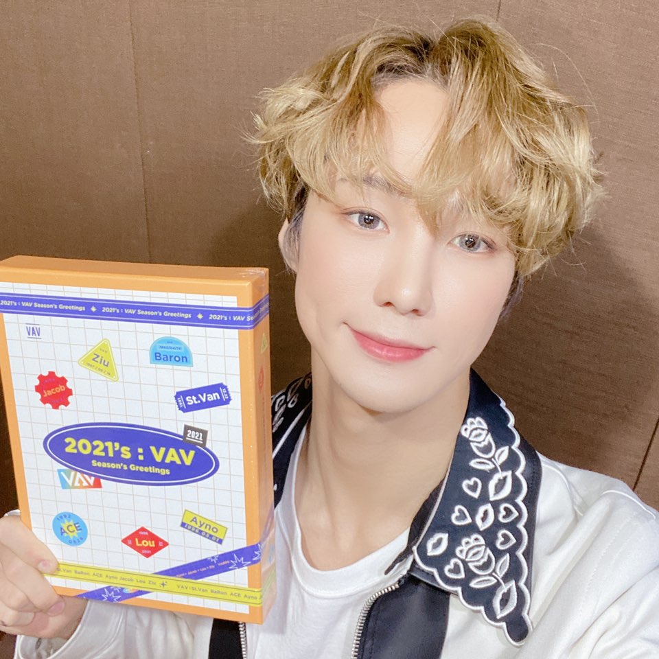 VAV on Twitter "뱀즈! 2021년도 VAV와 재미있게 보내요🥰 VAV 브이에이브이 2021 