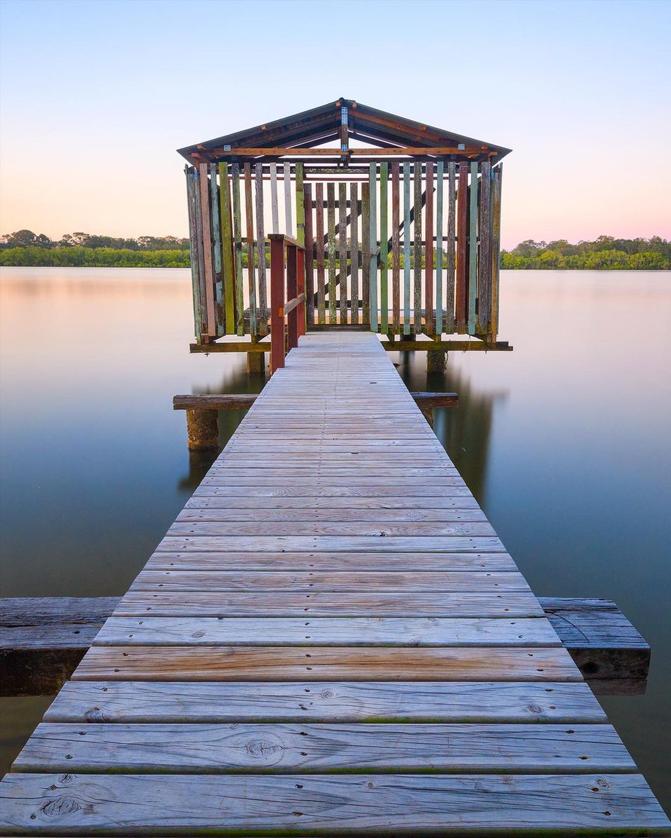 sunshinecoastoz's tweet photo. On the 5th day of #12DaysofSunshine we bring to you, 1/5 of the iconic #Maroochydore boathouses. These five heritage listed boathouses sit pretty along the #MaroochyRiver. π€π‘
#visitsunshinecoast by @adrianalfordphotography https://t.co/G2pUPKMNVV