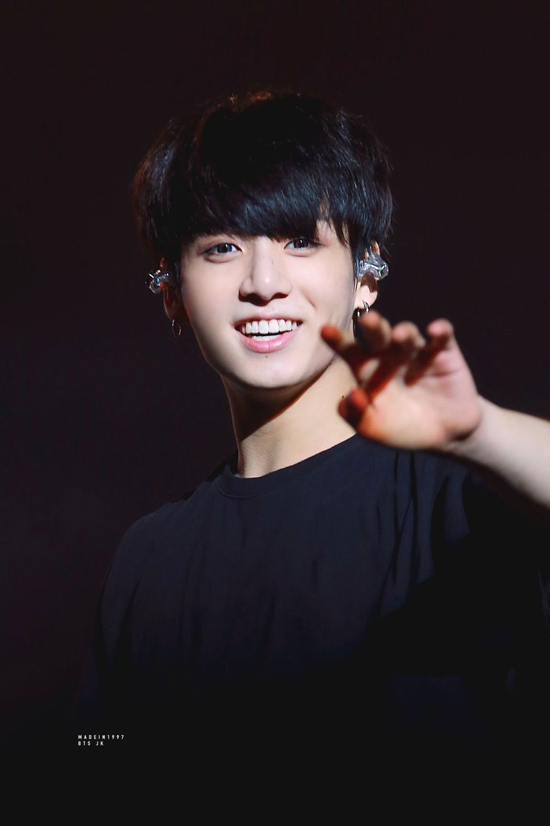 Askiya0's tweet photo. Kapan kamu update juki..🥺#we_love_you_jungkook https://t.co/X1tfB3aByU