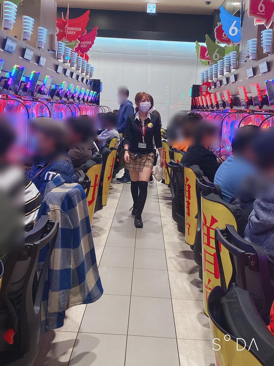 ケーパワーズ大阪本店 Twitter પર 今日もみんな頑張ってます ゆうかちゃん さやかちゃん 実はこの二人はベテランさんです 大阪最大級設置中 大工の源さん 超韋駄天 52台 ミリオンゴッド 神々の凱旋 31台 パチンコ スロット パチンコ店員 ケーパ