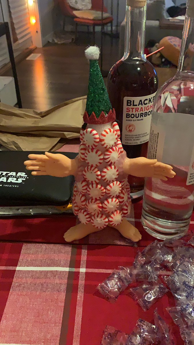 Britt_Klontz's tweet photo. Mr. Christmas (From that obnoxious new Netflix show) inspired me to do some crafting, but I put my own twist on it. 👏🤪 https://t.co/OTcv0uEoIt